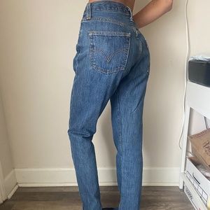 Vintage low waisted dark blue Levis. Fit great and are super comfortable.